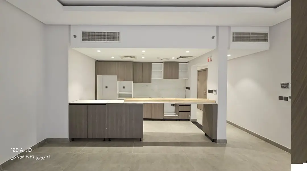 128-129 interior photo 8